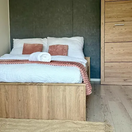 2-6 Apartment *